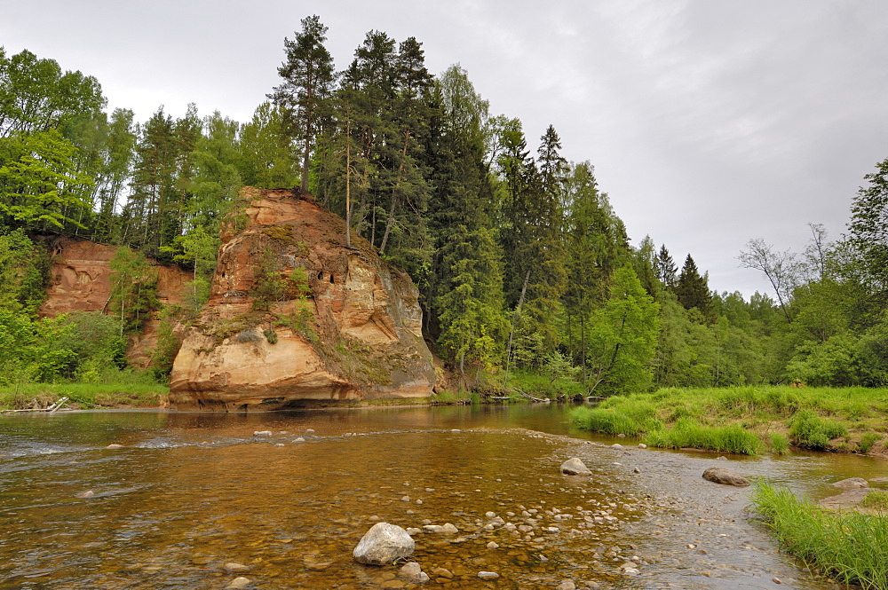 Vartes Rock, River Amata, near Ligatne, Gauja National Park, Latvia, Baltic States, Europe