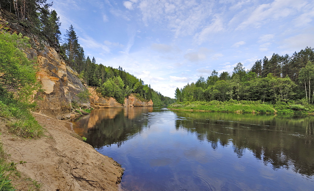 Ergelu (Erglu) Cliffs, River Gauja, near Cesis, Gauja National Park, Latvia, Baltic States, Europe