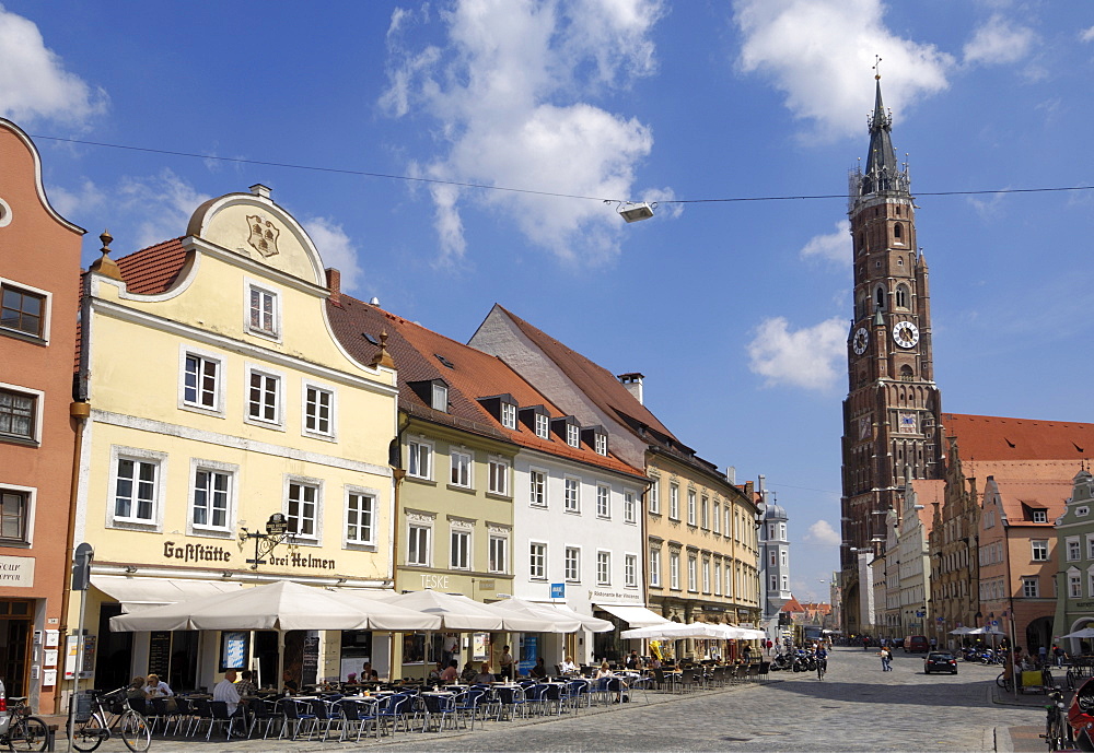 View looking towards the Basilica St. Martin, Altstadt, Landshut, Bavaria, Germany, Europe