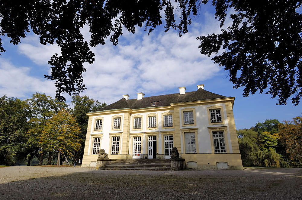 Badenburg Pavilion, a bathing lodge in the grounds of Schloss Nymphenburg, Munich (Munchen), Bavaria (Bayern), Germany, Europe