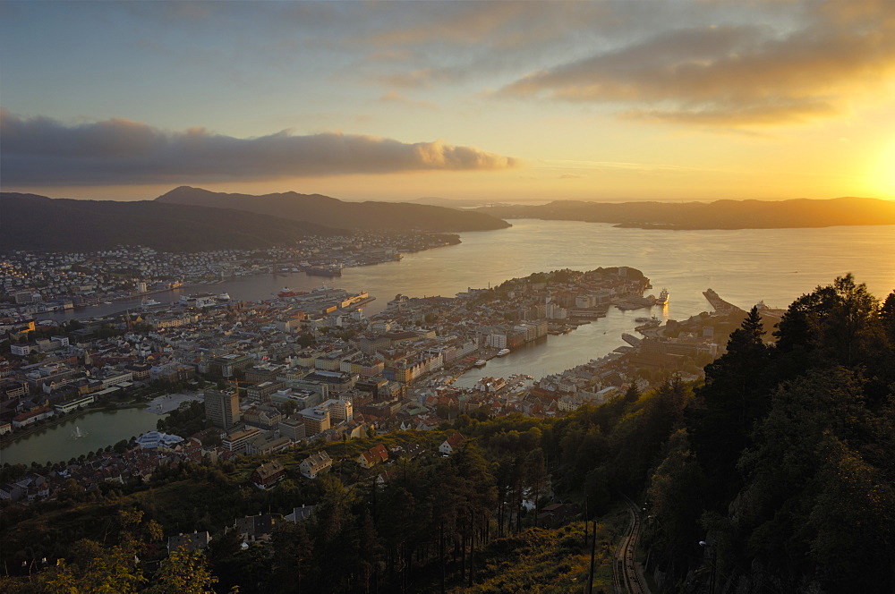 View of Bergen from Mount Floyen, Bergen, Hordaland, Norway, Scandinavia, Europe