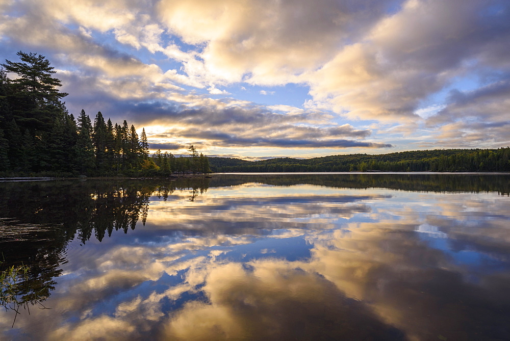 Provoking Lake at dawn on Highland Backpacking Trail, Algonquin Provincial Park, Ontario, Canada, North America