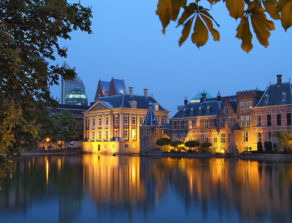 Mauritshuis and government buildings of Binnenhof at night, Hofvijver (Lake Hof Vijver), Den Haag (The Hague), Holland (The Netherlands), Europe