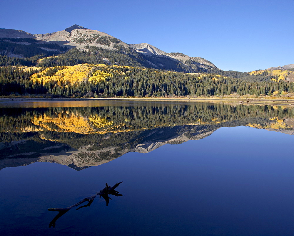 Lost Lake at dawn in the fall, Grand Mesa-Uncompahgre-Gunnison National Forest, Colorado, United States of America, North America