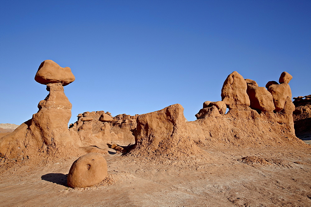 Goblins (hoodoos), Goblin Valley State Park, Utah, United States of America, North America