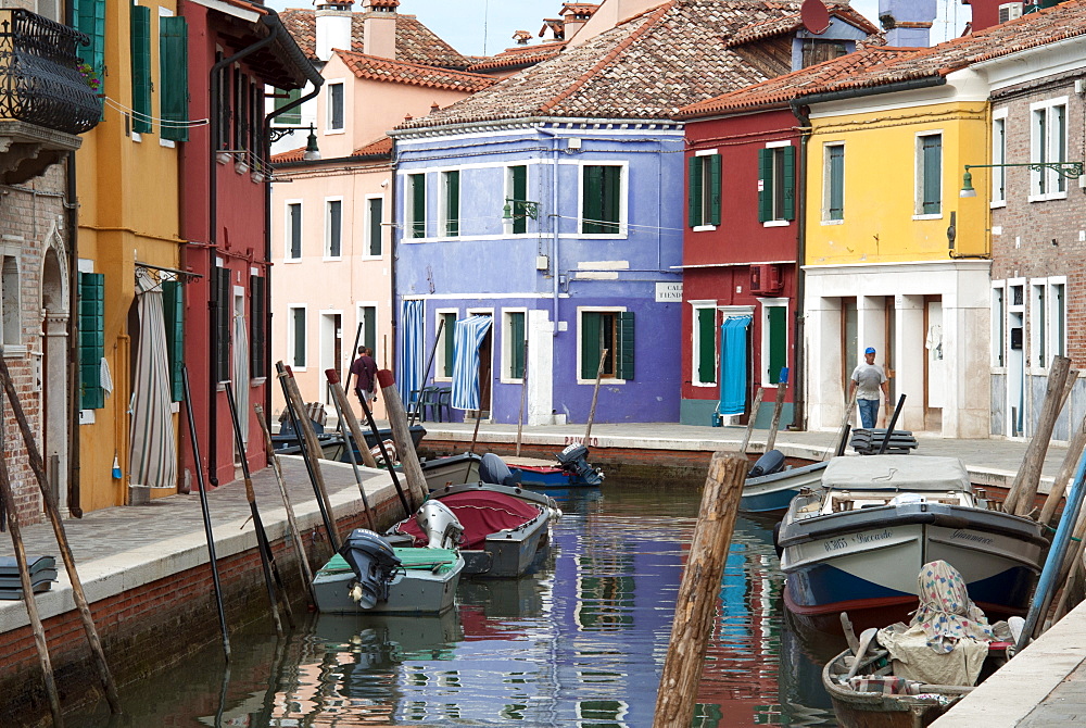 Houses on the waterfront, Burano, Venice, UNESCO World Heritage Site, Veneto, Italy, Europe