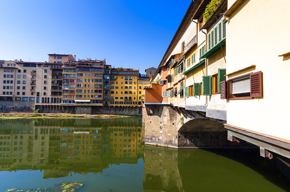 Ponte Vecchio and River Arno, Florence (Firenze), UNESCO World Heritage Site, Tuscany, Italy, Europe