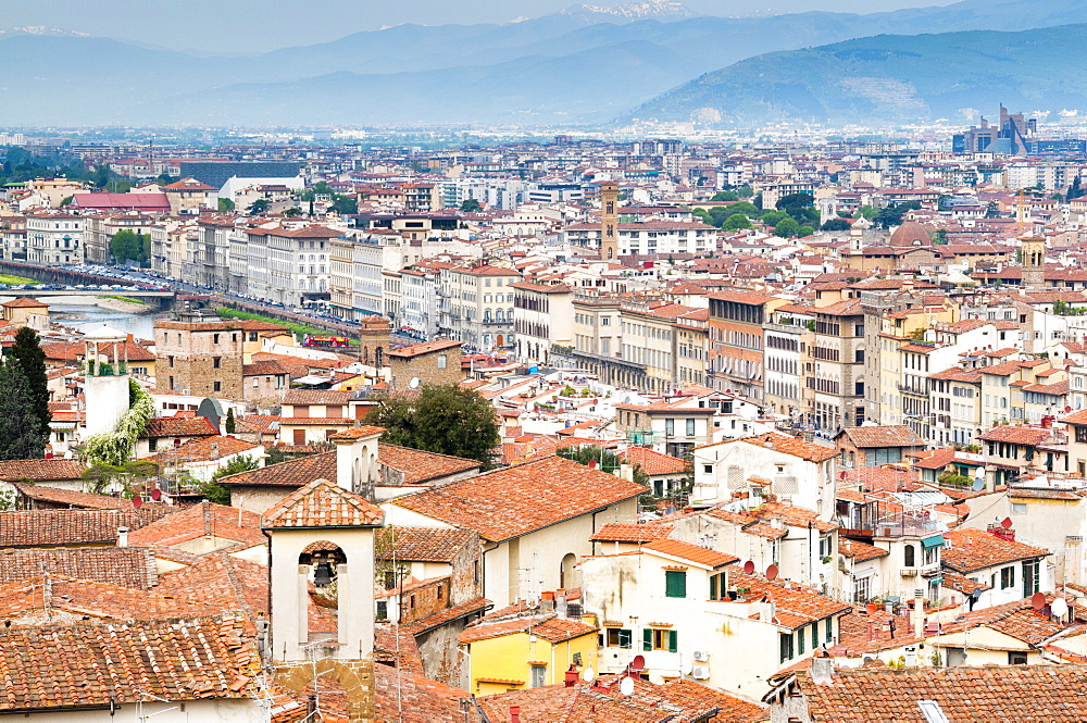 View of city center of Florence and River Arno, Florence (Firenze), UNESCO World Heritage Site, Tuscany, Italy, Europe