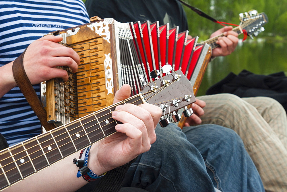 Accordion and guitar, ethnic group of musicians, River Emajogi, Tartu, Estonia, Baltic States, Europe