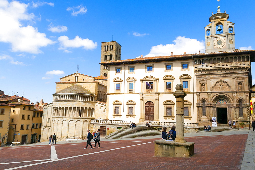 The building of Fraternita dei Laici and Church of Santa Maria della Pieve, Piazza Vasari, Piazza Grande, Arezzo, Tuscany, Italy, Europe