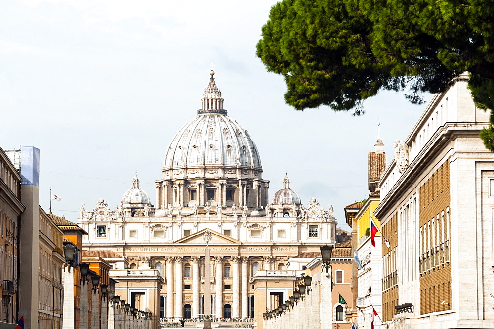 St. Peters' dome, Vatican City, UNESCO World Heritage Site, Rome, Lazio, Italy, Europe