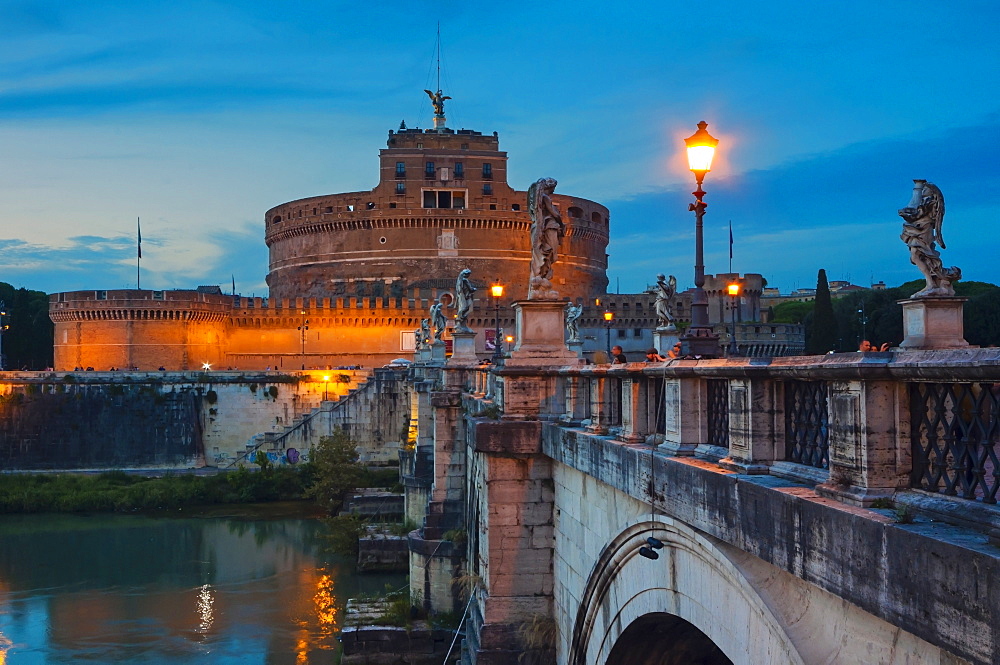 Mausoleum of Hadrian (Castel Sant'Angelo), Ponte Sant'Angelo, Tiber River, UNESCO World Heritage Site, Rome, Lazio, Italy, Europe