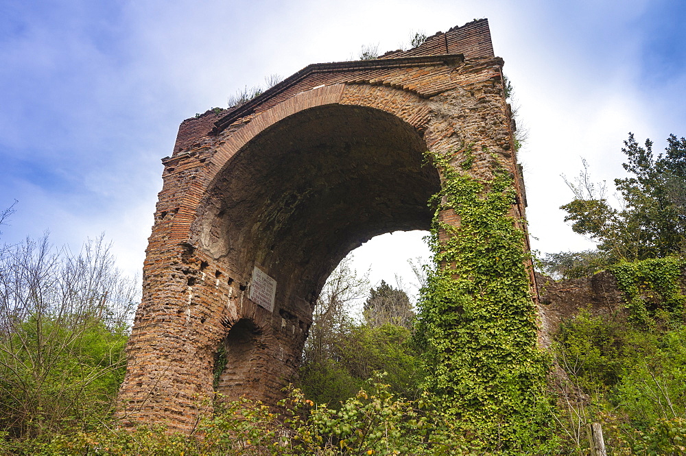 Triumphal arch, Circus of Maxentius, Appian Way, Rome, Lazio, Italy, Europe