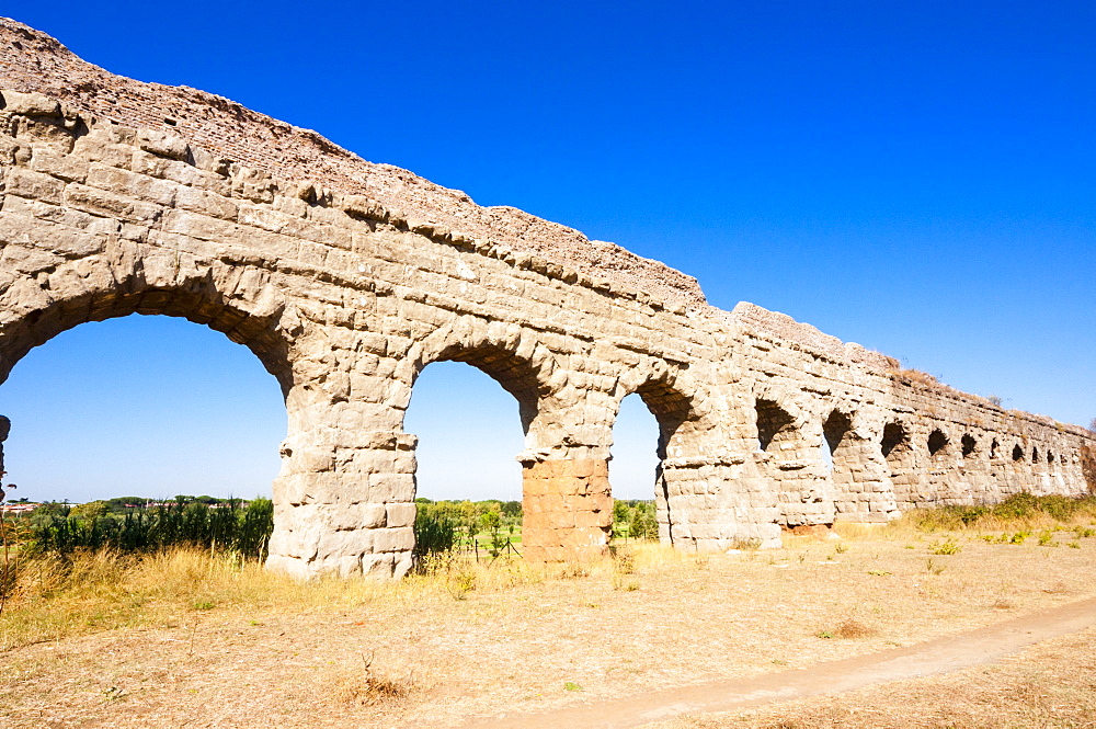 Parco degli Acquedotti, Appian Way Park, remains of Roman aqueduct Claudio (Aqua Claudia), Rome, Lazio, Italy, Europe