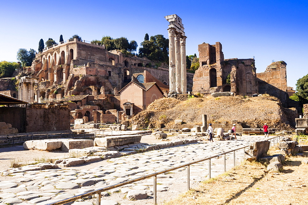 Roman road, Temple of Castor and Pollux, Palatine Hill behind, Roman Forum, UNESCO World Heritage Site, Rome, Lazio, Italy, Europe