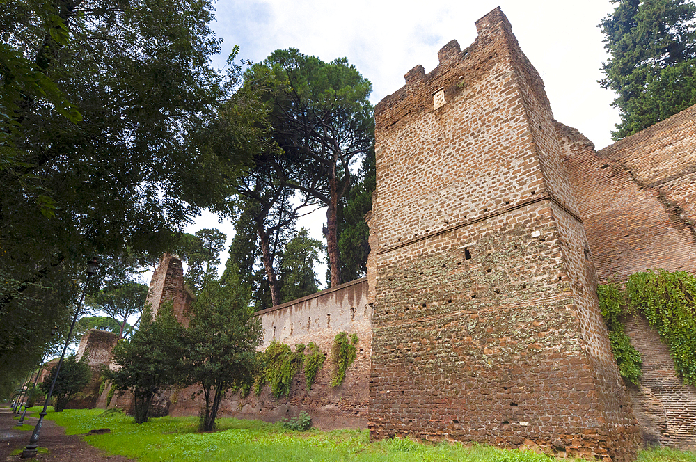 Roman Aurelian Walls (Mura Aureliane), UNESCO World Heritage Site, Rome, Latium (Lazio), Italy, Europe