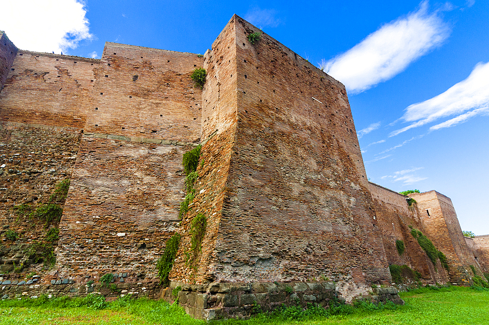 Roman Aurelian Walls (Mura Aureliane), UNESCO World Heritage Site, Rome, Latium (Lazio), Italy, Europe