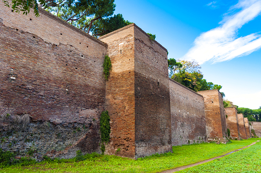 Roman Aurelian Walls (Mura Aureliane), UNESCO World Heritage Site, Rome, Latium (Lazio), Italy, Europe