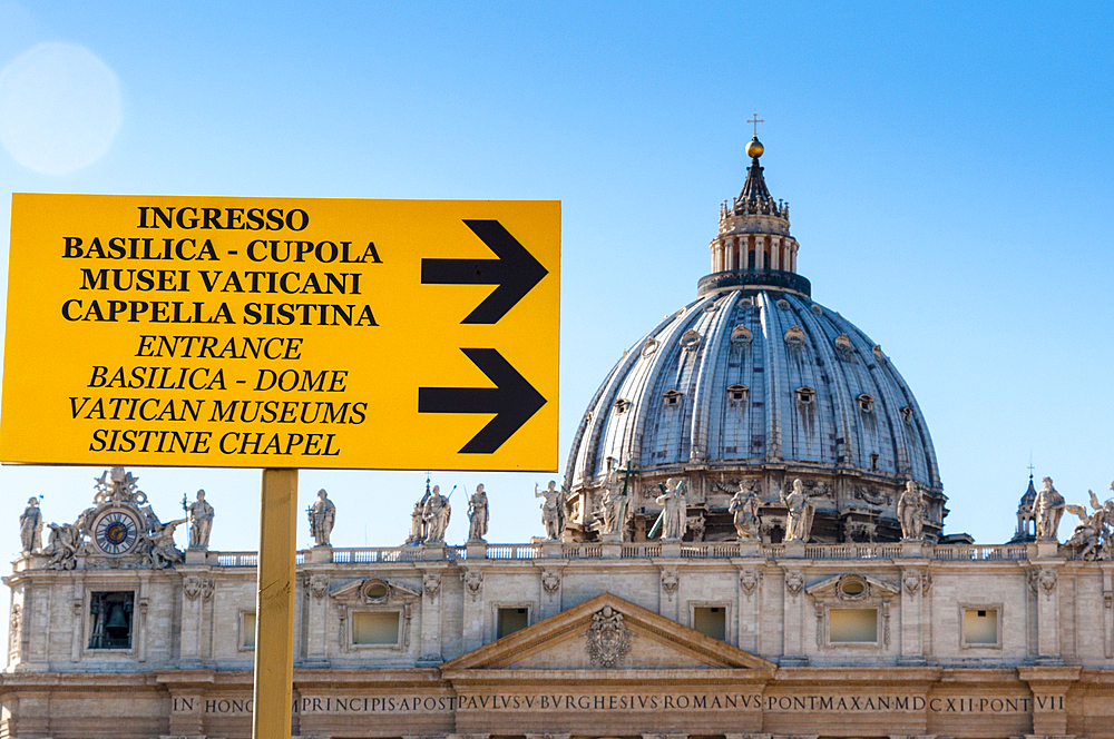 Sign to Piazza San Pietro (St. Peter's Square), Vatican City, UNESCO World Heritage Site, Rome, Latium (Lazio), Italy, Europe