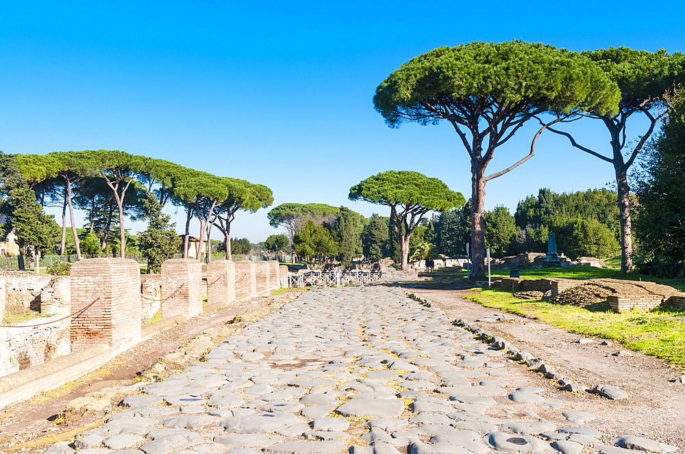 Roman Decumanus, Ostia Antica archaeological site, Ostia, Rome province, Latium (Lazio), Italy, Europe