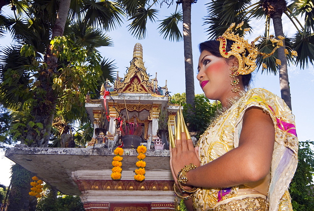 Girl in traditional Thai clothes, Phuket, Thailand, Southeast Asia, Asia