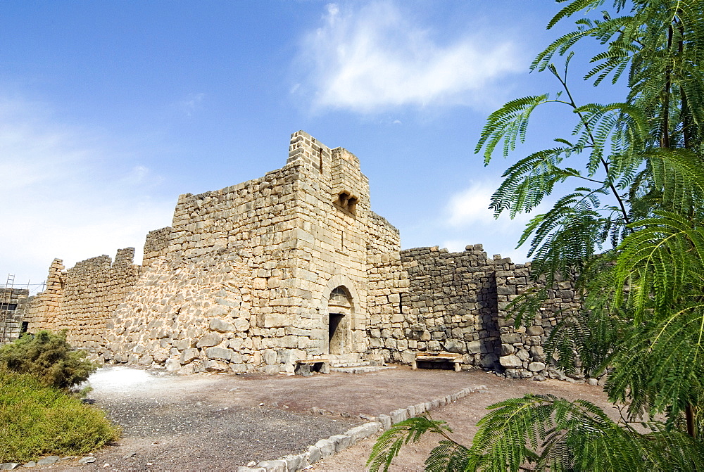 Main gate and fort walls, Qasr al Azraq Fort, where T.E. Lawrence (Lawrence of Arabia) had his headquarters in 1917, Jordan, Middle East