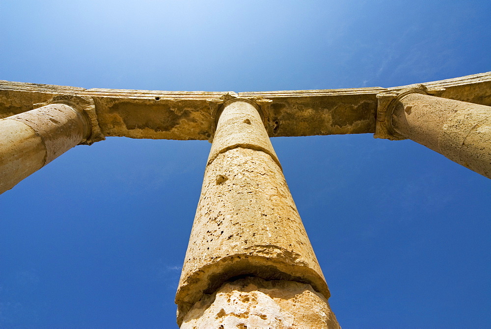 Colonnade and Ionic columns, Jerash (Gerasa), a Roman Decapolis city, Jordan, Middle East