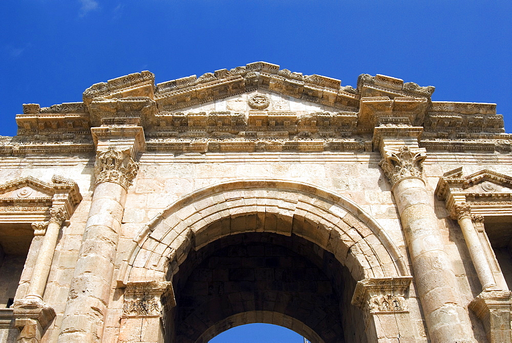 Main entrance, Hadrian's Arch, Jerash (Gerasa), a Roman Decapolis City, Jordan, Middle East