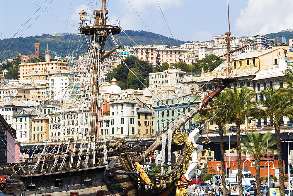 Waterfront, Porto Antico (Ancient Port), Genova, Liguria, Italy, Europe