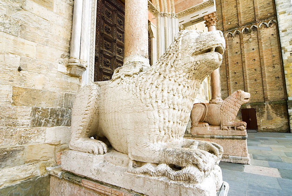 Duomo's facade with two lion statues, Parma, Emilia Romagna, Italy, Europe