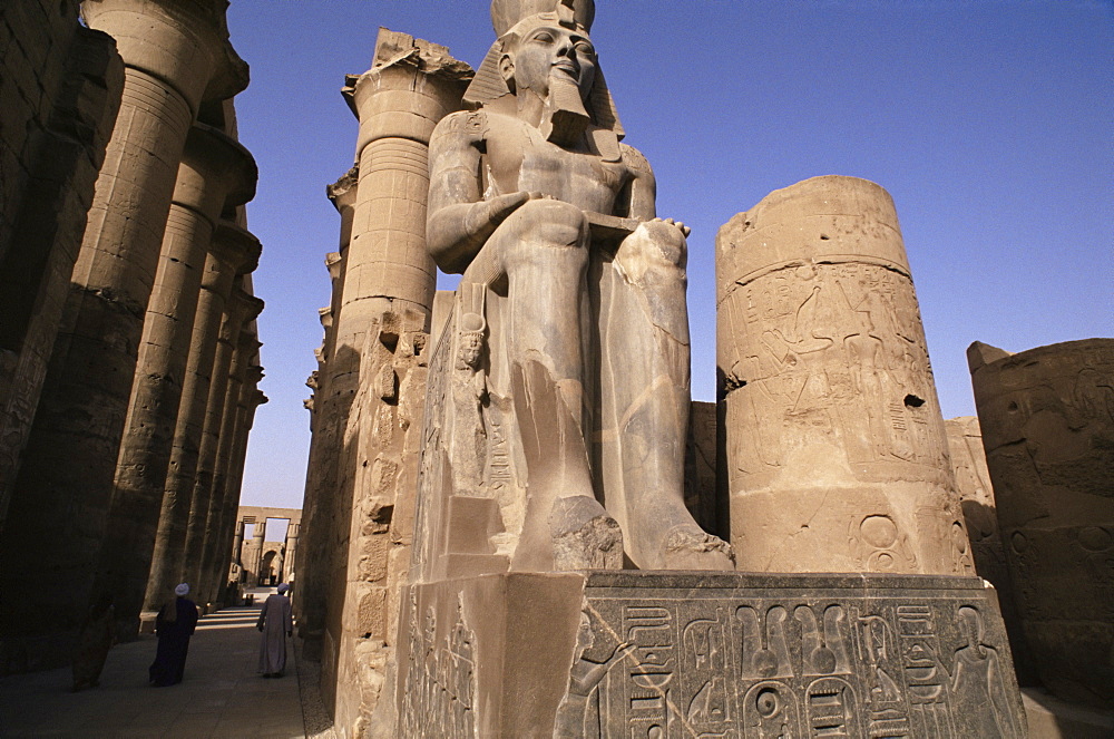 Statue of the pharaoh Ramses II, Luxor Temple, Thebes, UNESCO World Heritage Site, Egypt, North Africa, Africa