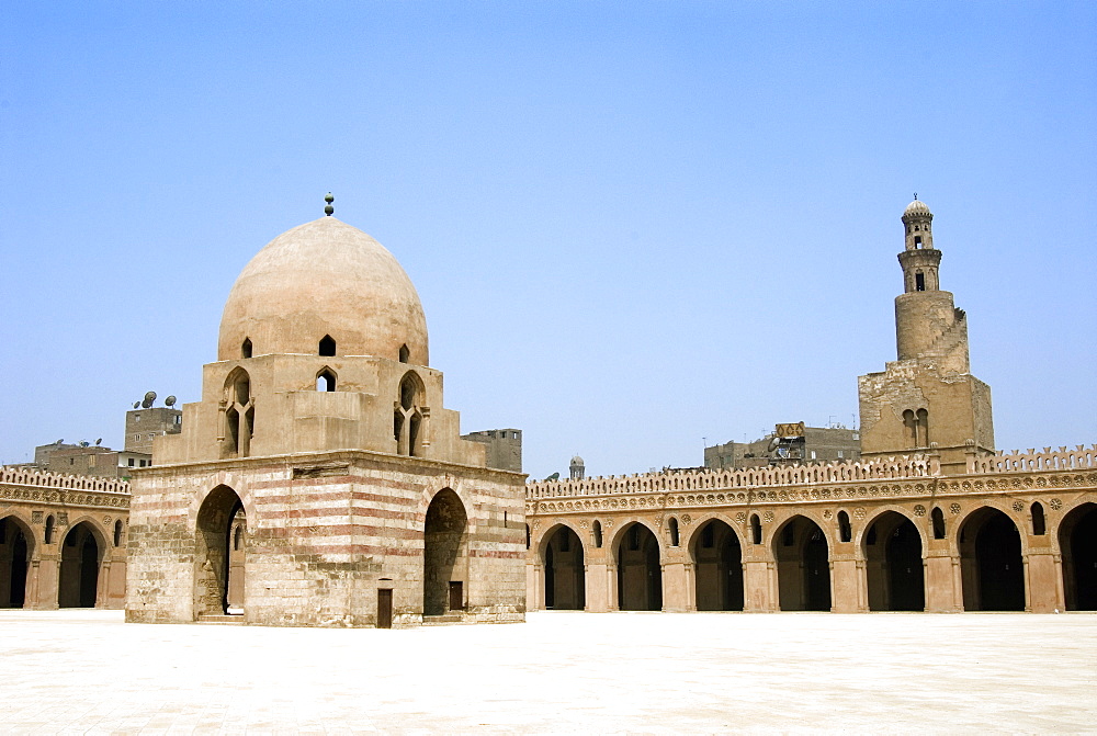 Ahmed Ibn Tulun Mosque, UNESCO World Heritage Site, Cairo, Egypt, North Africa, Africa