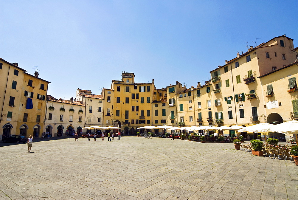 Piazza Anfiteatro, Lucca, Tuscany, Italy, Europe