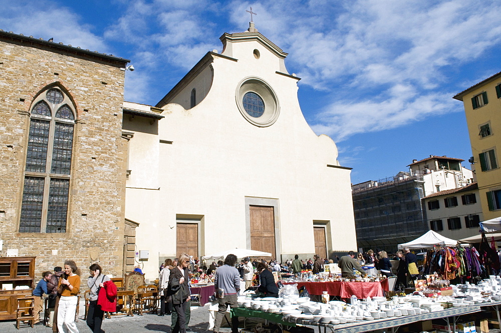 Antiquarian fair, Piazza Santo Spirito, Chiesa di Santo Spirito, Florence (Firenze), UNESCO World Heritage Site, Tuscany, Italy, Europe