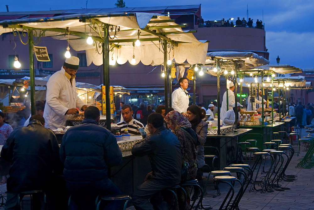 Cooks selling food from their stalls in the Djemaa el Fna, Place Jemaa el Fna (Djemaa el Fna), Marrakech (Marrakesh), Morocco, North Africa, Africa