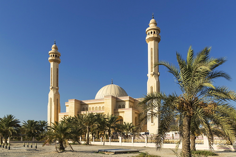 Al Fateh Grand Mosque, Manama, Bahrain, Middle East