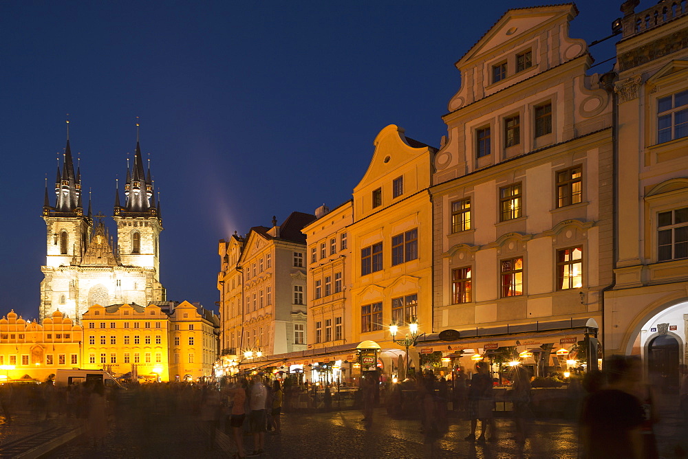 Old Town Square (Staromestske namesti) and Tyn Cathedral (Church of Our Lady Before Tyn), UNESCO World Heritage Site, Prague, Czech Republic, Europe