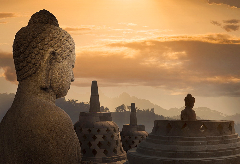 Borobudur Buddhist Temple, UNESCO World Heritage Site, Java, Indonesia, Southeast Asia, Asia