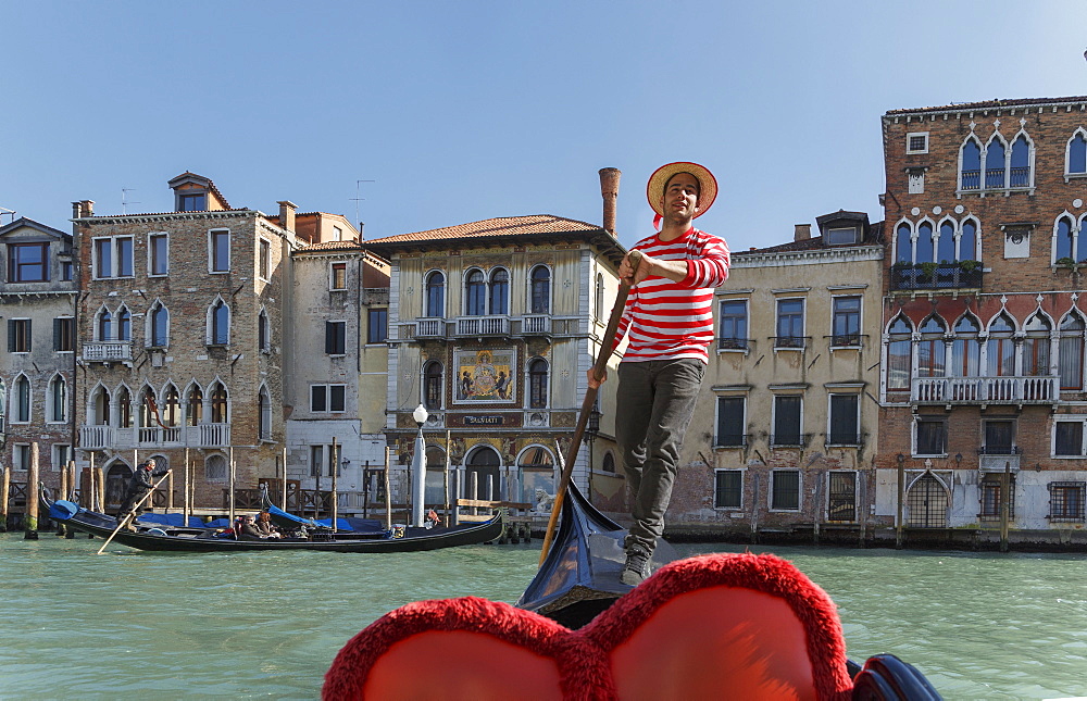 Gondolier, Venice, UNESCO World Heritage Site, Veneto, Italy, Europe