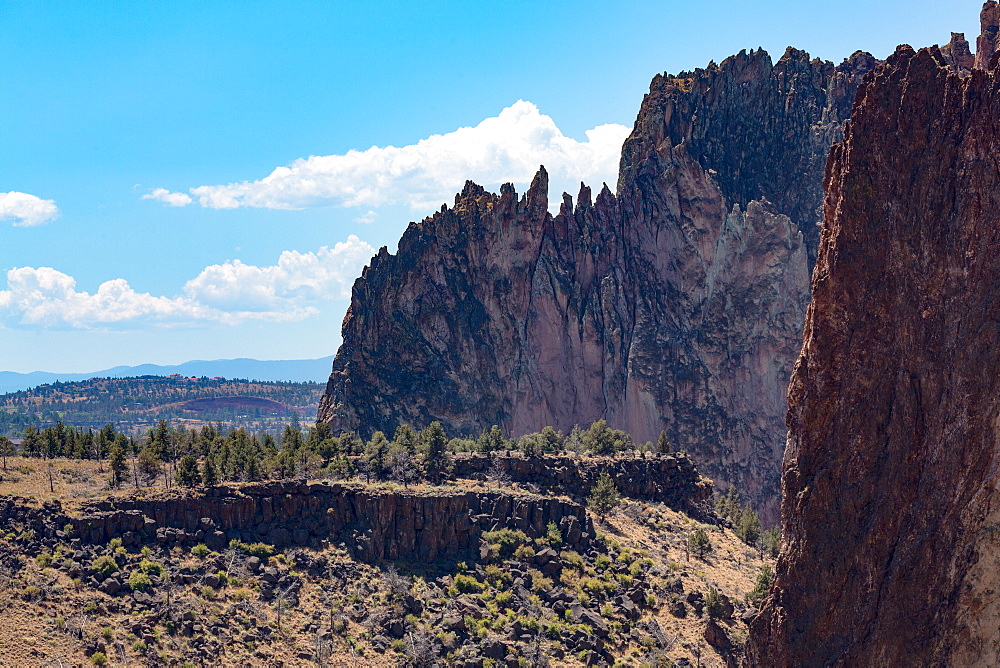 The rugged Smith Rock State Park in central Oregon's High Desert, near Bend, Oregon, United States of America, North America