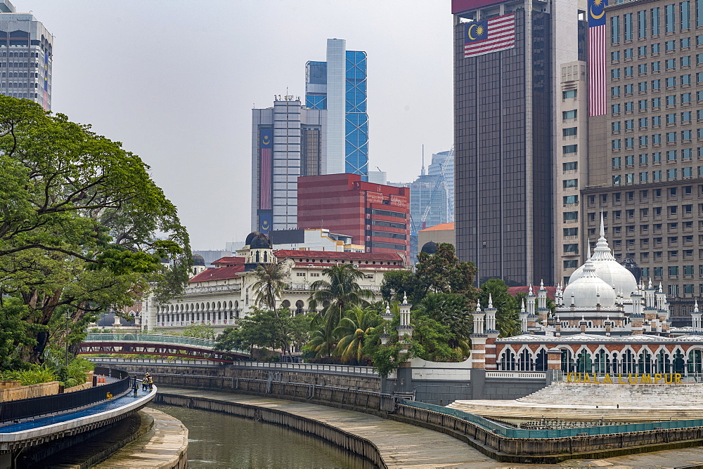 Masjid Jamek Mosque at the confluence of the Klang and Gombak River in the capital city of Kuala Lumpur, Malaysia, Southeast Asia, Asia