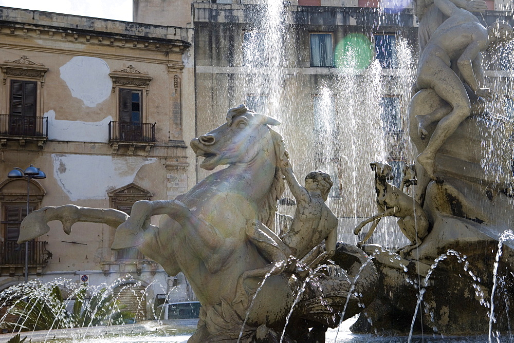 Fontana di Diana, fountain, Ortygia, Syracuse, Sicily, Italy, Europe