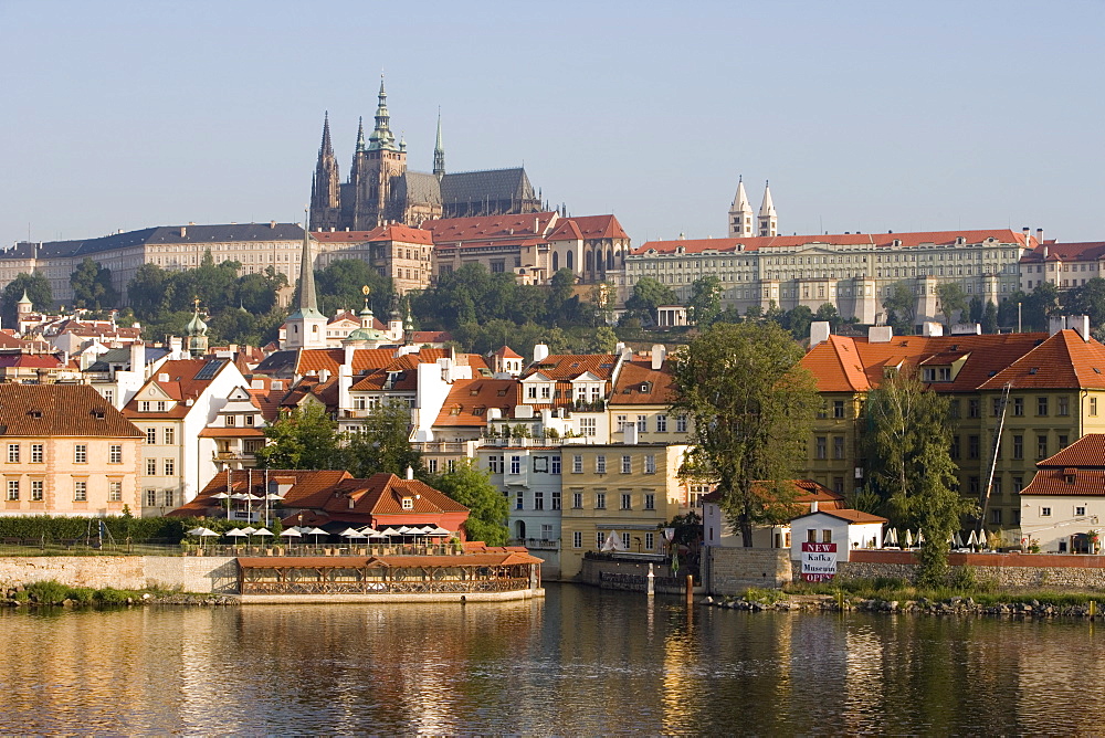 St. Vitus's Cathedral, Royal Palace and Castle, UNESCO World Heritage Site, seen from across the River Vltava, Old Town, Prague, Czech Republic, Europe