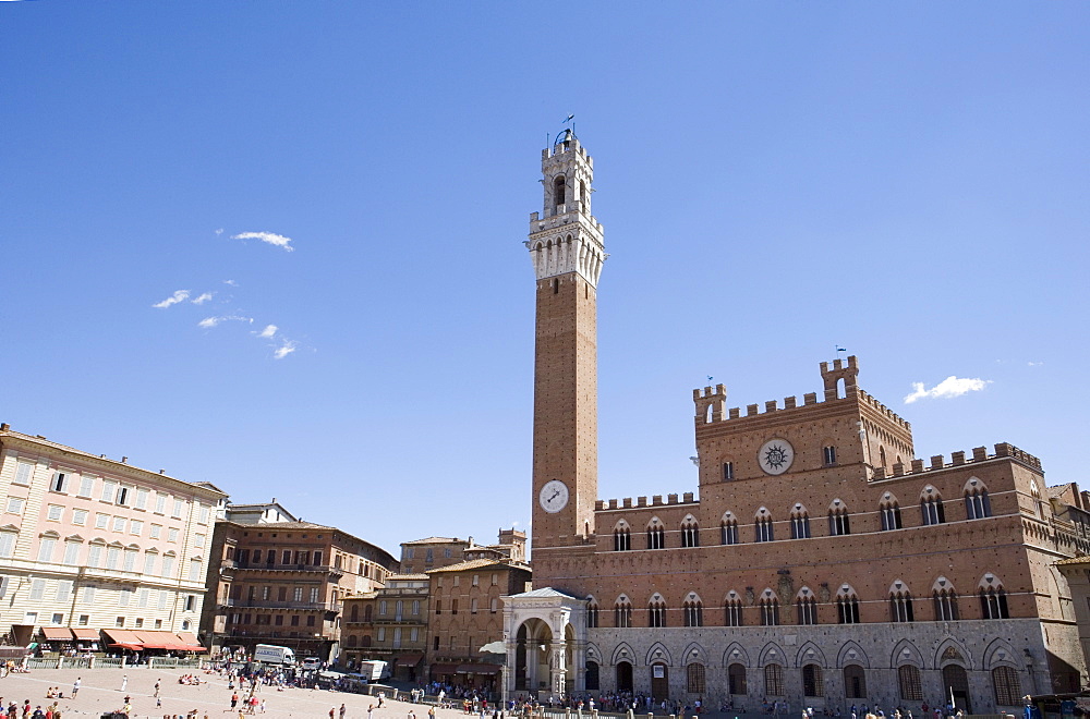 Piazza del Campo, Palazzo Pubblico, Sienna, Tuscany, Italy