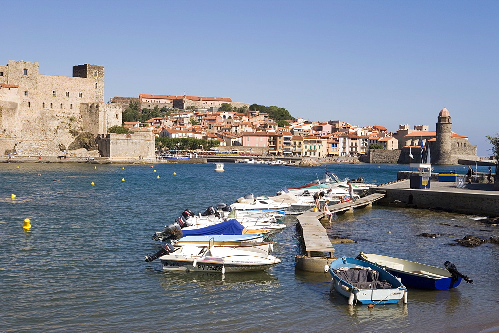 Boats in harbour, Chateau Royal, Eglise Notre-Dame-des-Anges, Collioure, Pyrenees-Orientales, Languedoc, France, Europe