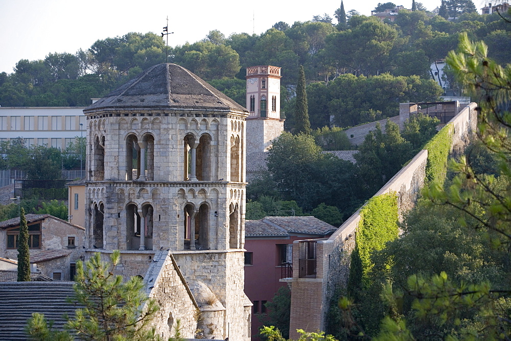 Church of Sant Pere de Galligans, Museu Arqueologic, town wall, old town, Girona, Catalonia, Spain