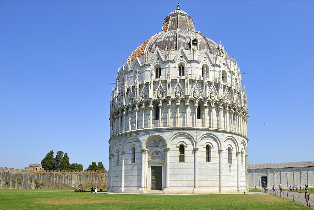 Baptistry of St. John, Piazza del Duomo (Cathedral Square), Campo dei Miracoli, UNESCO World Heritage Site, Pisa, Tuscany, Italy, Europe