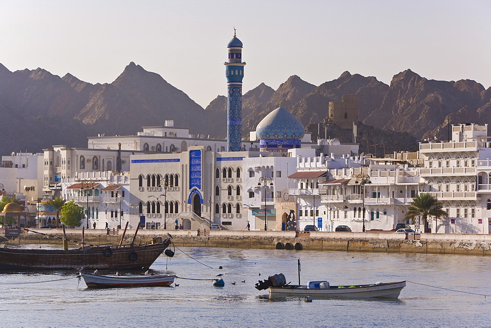 Elevated view along the Corniche, latticed houses and Mutrah Mosque, Mutrah, Muscat, Oman, Middle East