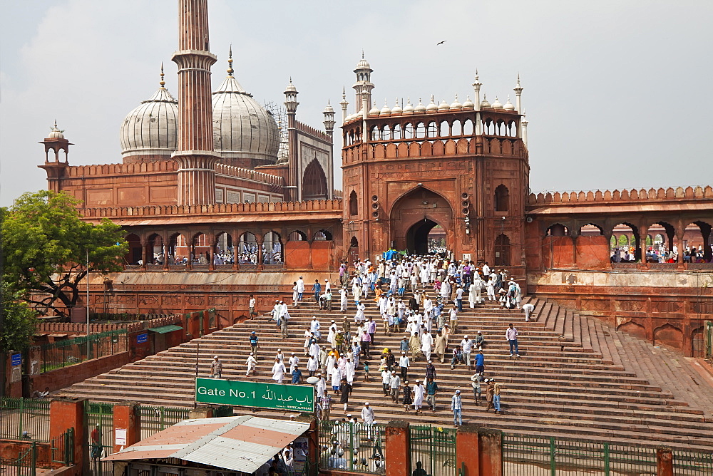 People leaving the Jama Masjid (Friday Mosque) after the Friday Prayers, Old Delhi, Delhi, India, Asia