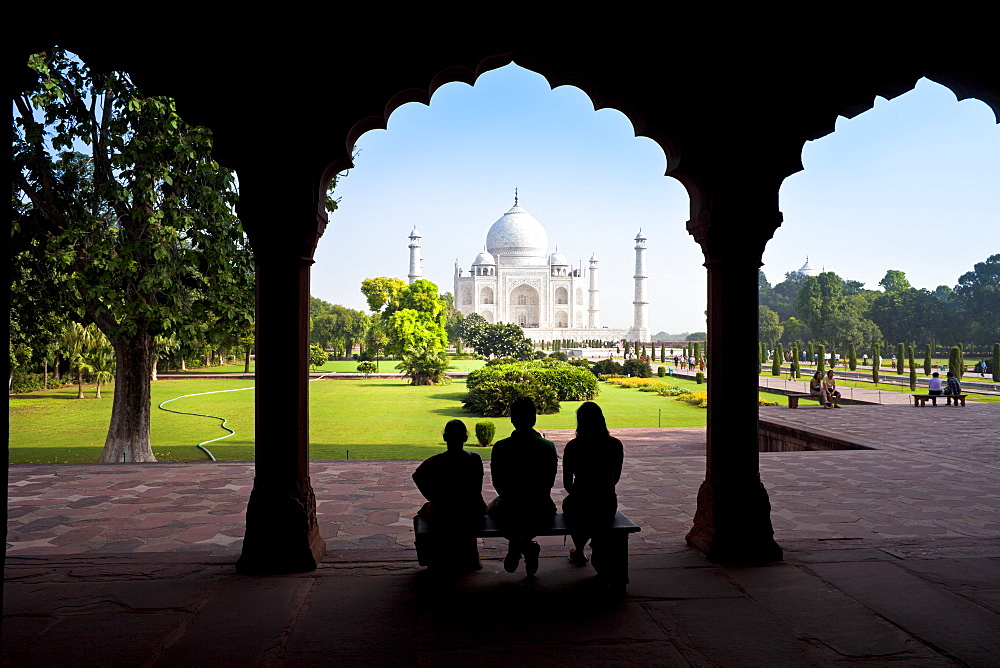 Taj Mahal, UNESCO World Heritage Site, viewed through decorative stone archway, Agra, Uttar Pradesh state, India, Asia